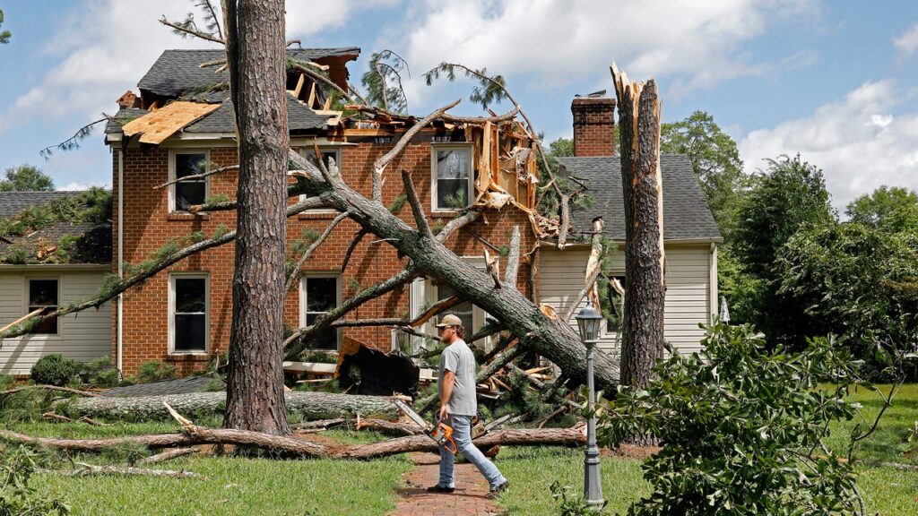 Emergency Roof Repair Near Me: Fast, Reliable Service When You Need It Most 8 aftermath 2