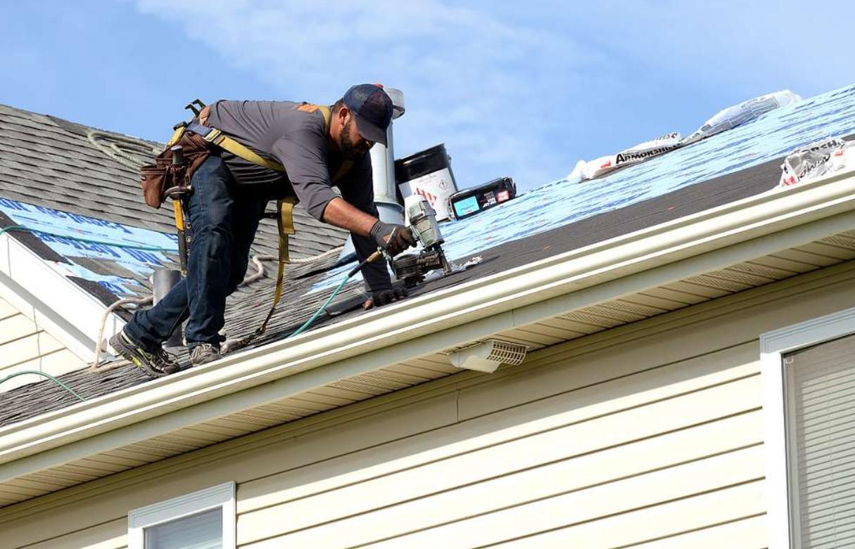 Roofing Contractors Near Me – How to Find the Best Local Pros